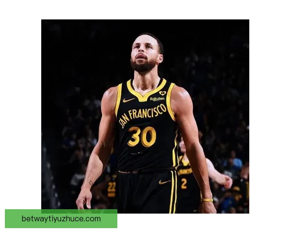 库里手臂被球迷拉拽科尔直言勇士争六七名已无可能