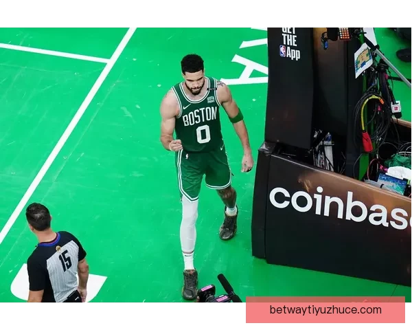 队友称塔图姆必须保持高水准表现才能带领球队争冠 正逐渐展现以自己为核心的领导力